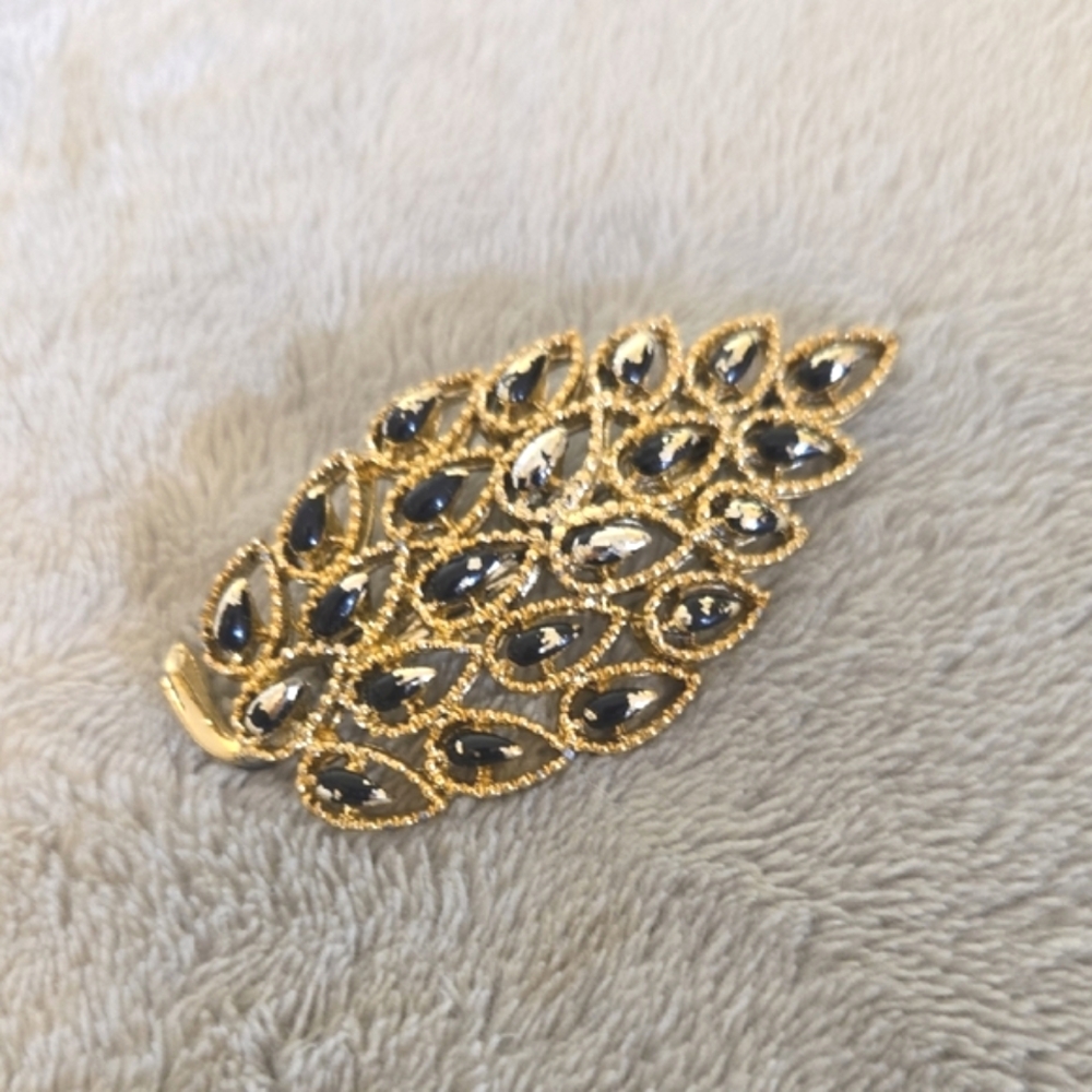 #590 Vintage Gold Tone and Black Leaf Brooch